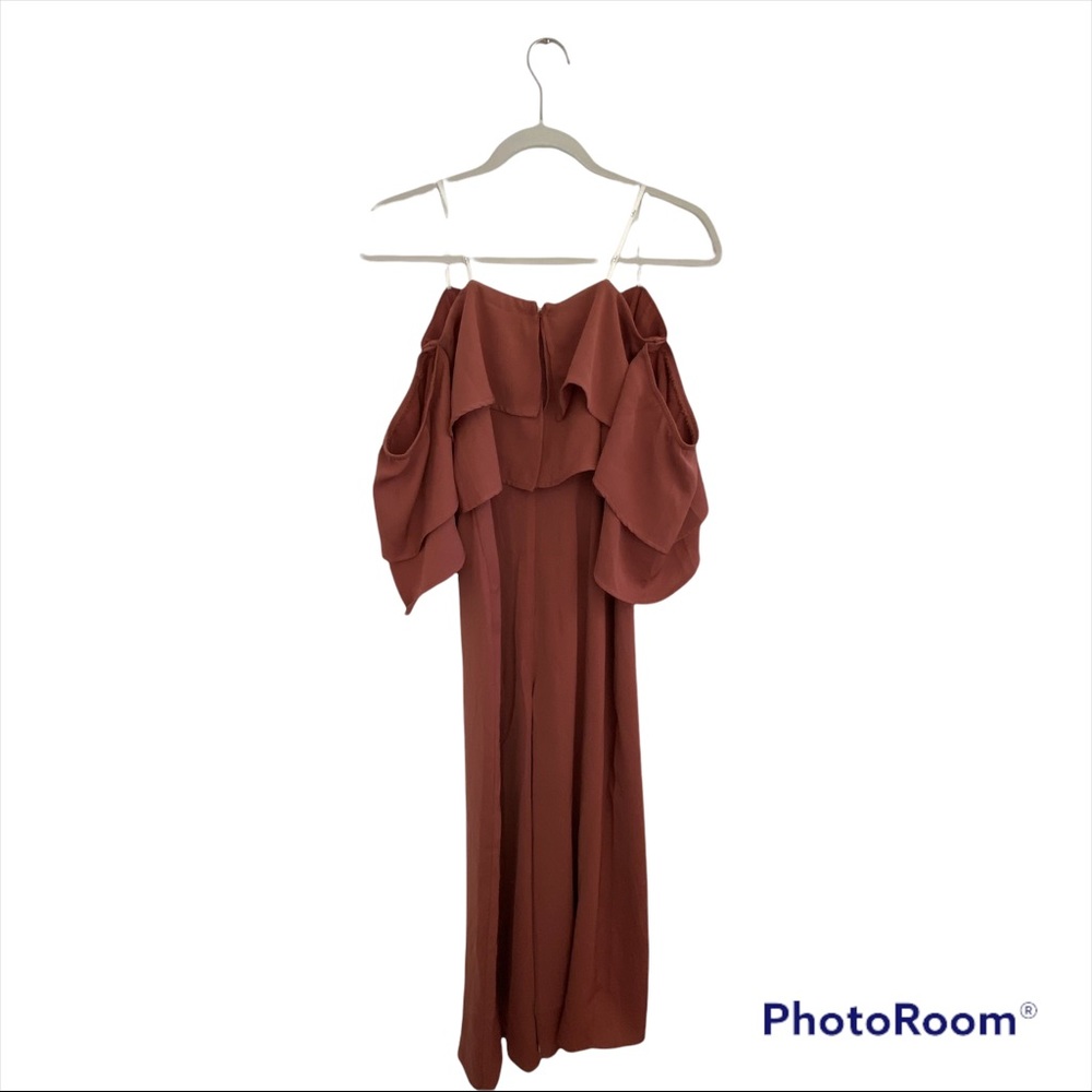 NWT LULUS Women’s Medium Off the Shoulder Ruffle Long Pant Romper